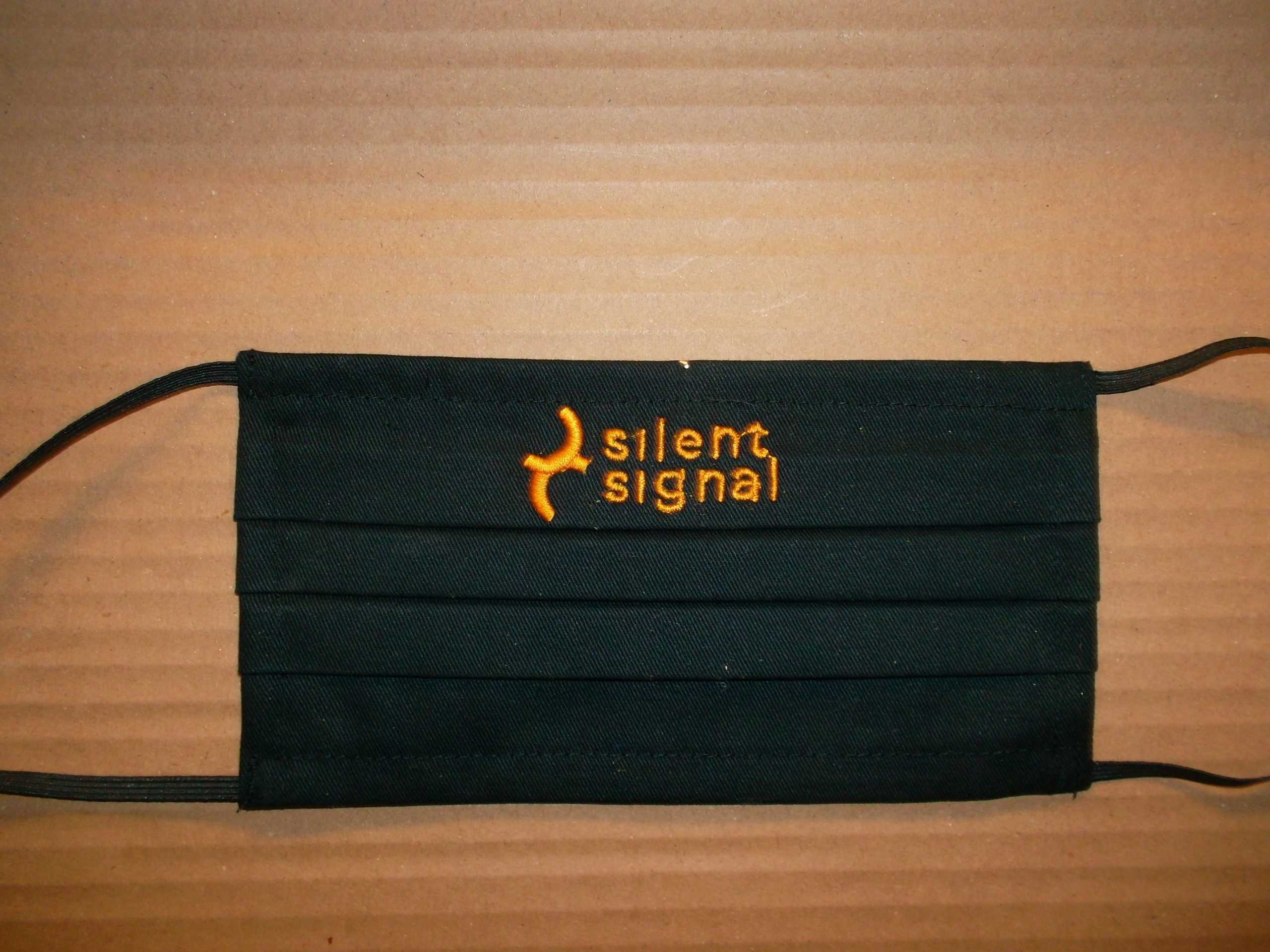 Kedvcsinálónak-céges emblémás maszk: Silent Signal - Image 2