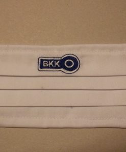 1 db fehér, BKK emblémával hímzett textil szájmaszk
