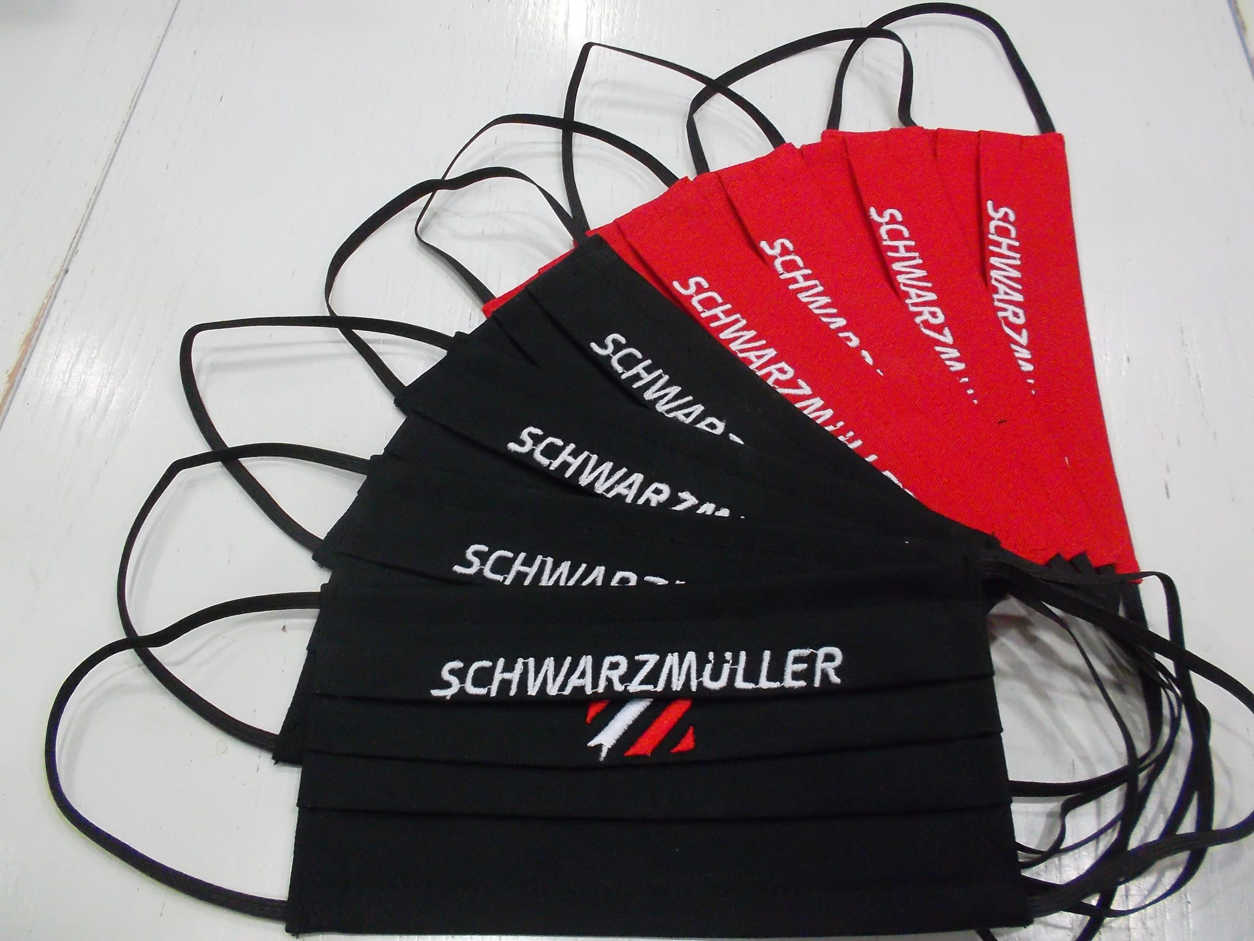Kedvcsinálónak-céges emblémás maszk: SCHWARZMÜLLER - Image 2