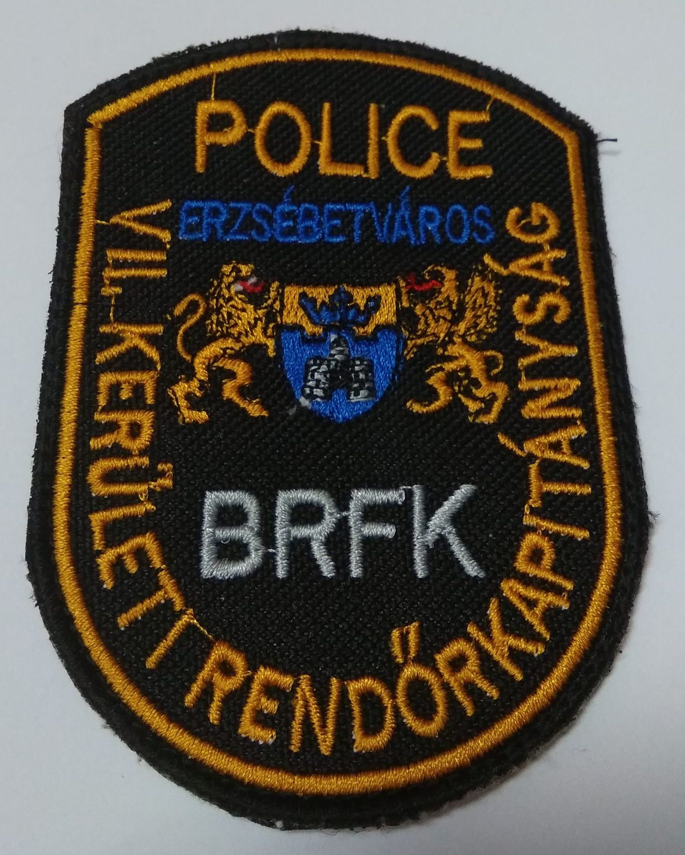 1 db "VII. KERÜLETI RENDŐR KAPITÁNYSÁG" karjelvény , Fekete
